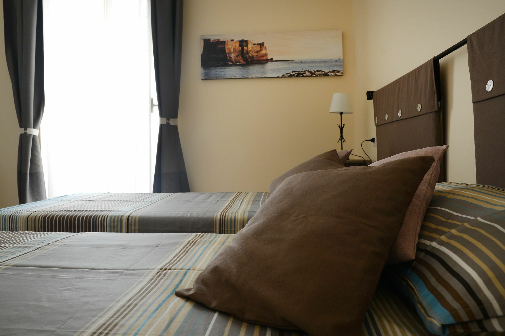 Donnaregina Boutique Apartment Napels Buitenkant foto