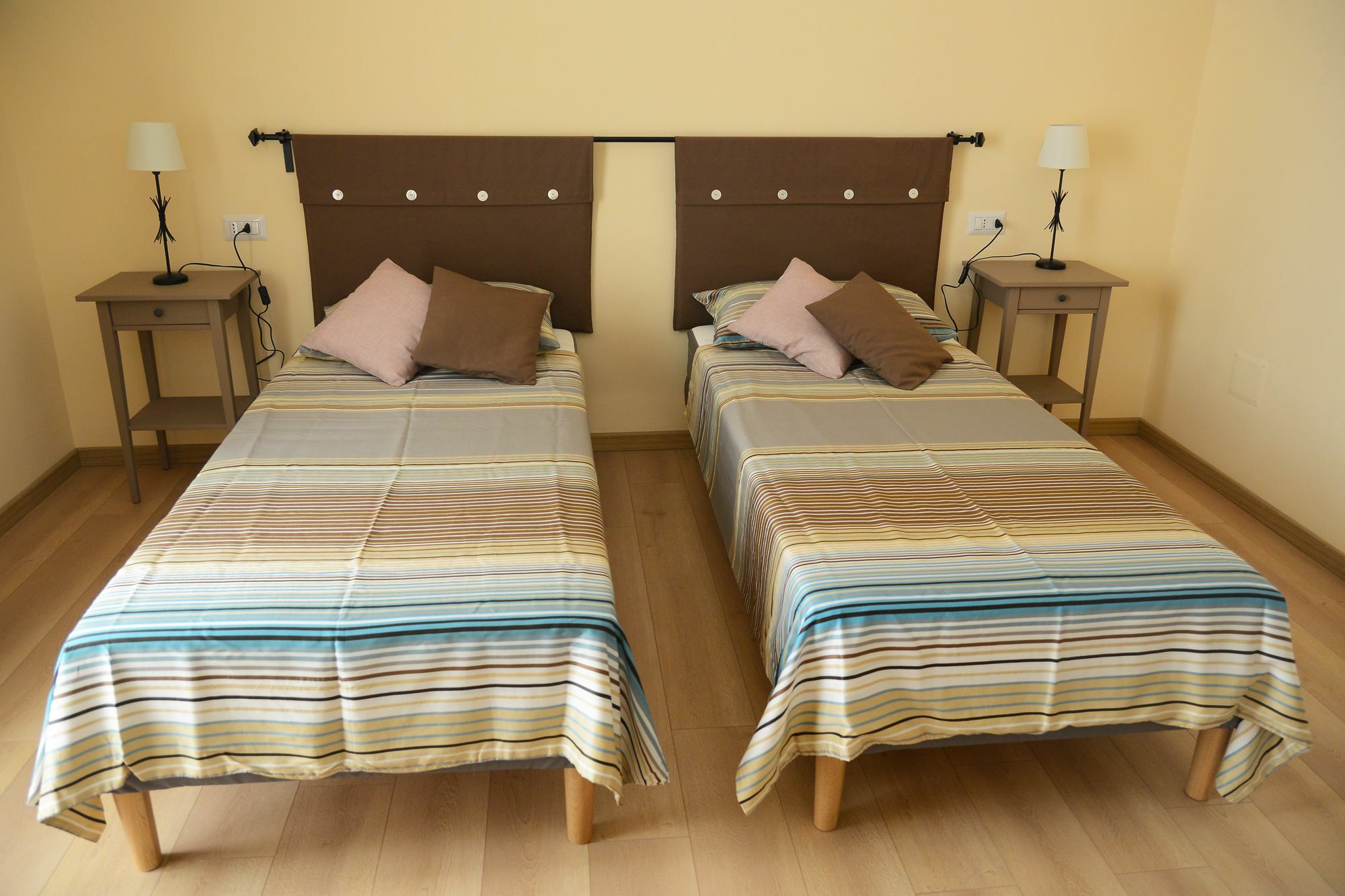 Donnaregina Boutique Apartment Napels Buitenkant foto